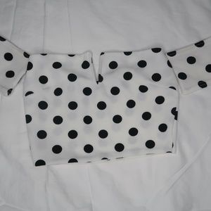 PRETTYLITTLETHING POLKA DOT OFF SHOULDER CROP TOP